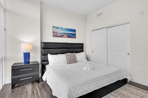 Bright and Airy 2 Bed on Biscayne Blvd with Free Park photo 22