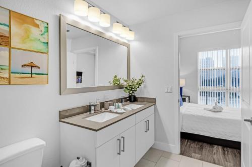 Bright and Airy 2 Bed on Biscayne Blvd with Free Park photo 4