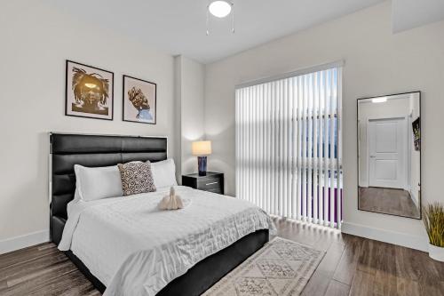 Bright and Airy 2 Bed on Biscayne Blvd with Free Park photo 9
