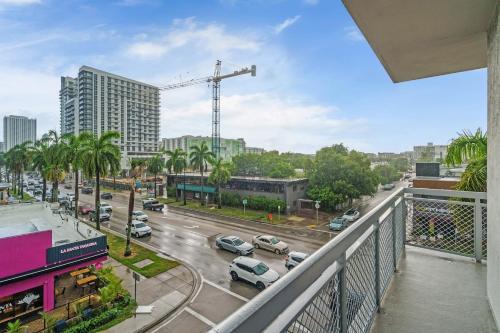 Bright and Airy 2 Bed on Biscayne Blvd with Free Park photo 33