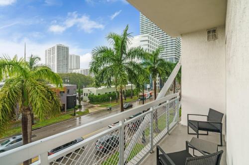 Bright and Airy 2 Bed on Biscayne Blvd with Free Park photo 8