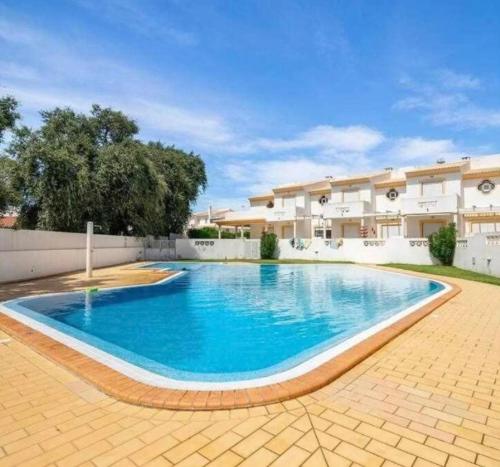 Bazén v ubytování Casa Vila Sul AE nebo v jeho okolí