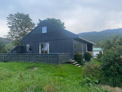 Landskap semula jadi dekat dengan rumah percutian