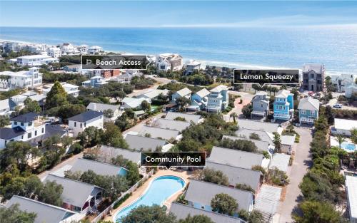 una vista aérea de una ciudad con el océano en Lemon Squeezy by Oversee 30A, en Inlet Beach