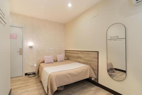 Hostal Art Madrid photo 20