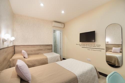 Hostal Art Madrid photo 44
