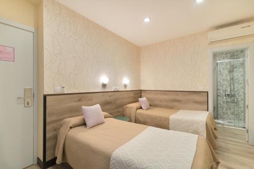 Hostal Art Madrid photo 43