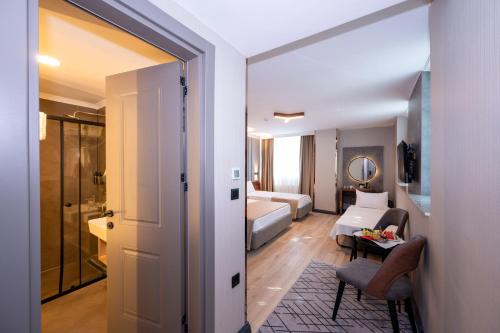 Ένα μπάνιο στο Vess Hotel