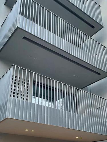 Hermes Studio - In the city just steps to the sea!