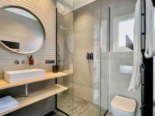 Bilik mandi di Haurren Zoriona - Maison Basque Moderne Climatisée avec Jacuzzi