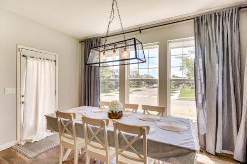 Gallery image of 4 Mi to The District Family Home with Tennis Access in South Jordan
