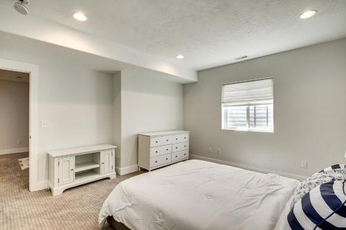 Gallery image of 4 Mi to The District Family Home with Tennis Access in South Jordan