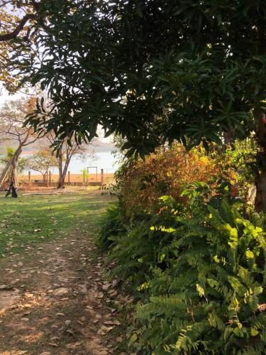 Taman di luar Chácara Aconchego