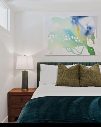 Katil atau katil-katil dalam bilik di Outstanding Amenities-New Complex- Downtown Luxury
