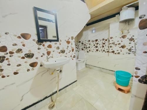 Kamar mandi di Hotel Shahiraj Jaisalmer