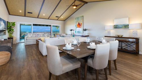 Χώρος καθιστικού στο STARRY NIGHTS Dreamy 4BR Ainamalu Home with Mountain View