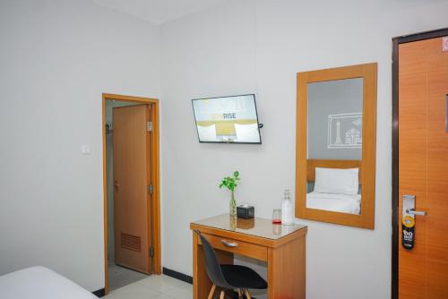 Televisyen dan/atau pusat hiburan di Sunrise Hotel Semarang