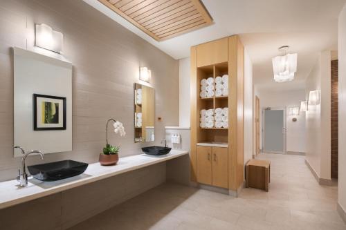 Koupelna v ubytování The Ritz-Carlton Bal Harbour, Miami