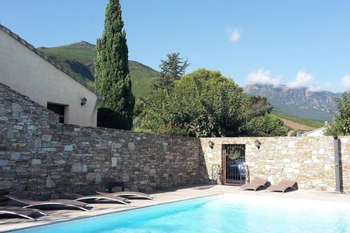 Studio 4 personnes avec piscine - Le petit Empereur