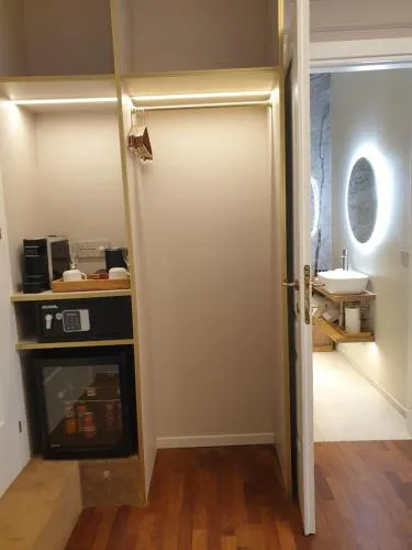 Appian Private Suites photo 14