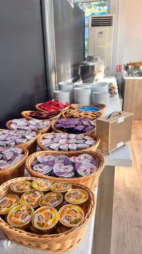 Makanan di atau berdekatan hotel