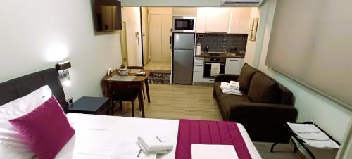 Η κουζίνα ή μικρή κουζίνα στο Pyrgiou suites