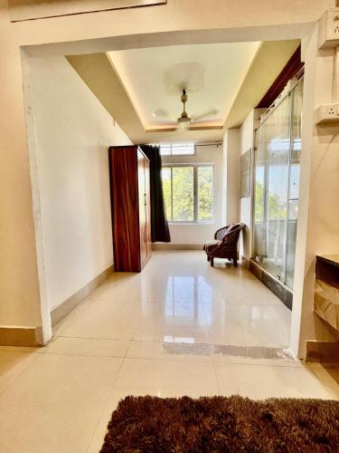Χώρος καθιστικού στο Hillview Rental 2BK with balcony