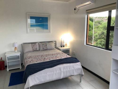 เตียงในห้องที่ Top of the world suite