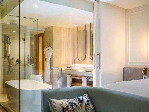Koupelna v ubytování Sofitel Mauritius L'Imperial Resort & Spa