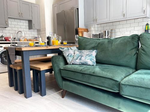 Superb townhouse near vibrant Gloucester Road photo 11