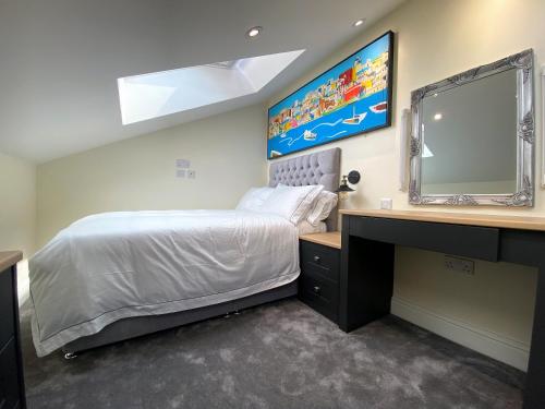 Superb townhouse near vibrant Gloucester Road photo 17