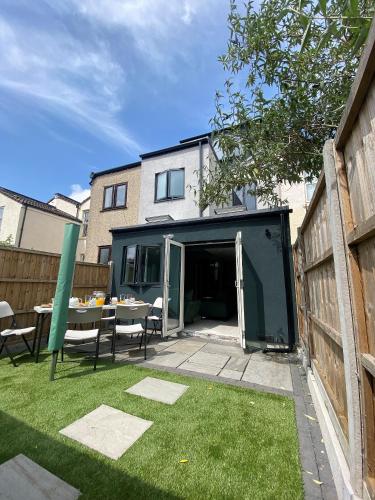 Superb townhouse near vibrant Gloucester Road photo 6