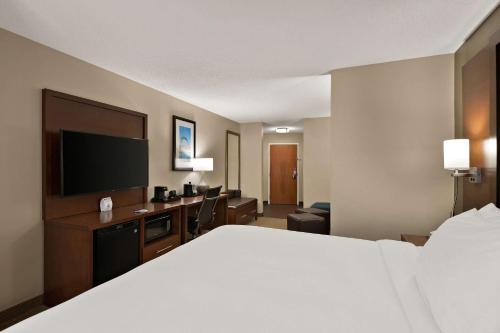 TV o dispositivi per l'intrattenimento presso Comfort Suites Hummelstown - Hershey