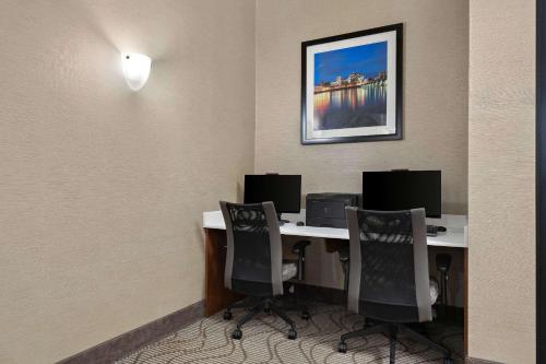 TV o dispositivi per l'intrattenimento presso Comfort Suites Hummelstown - Hershey