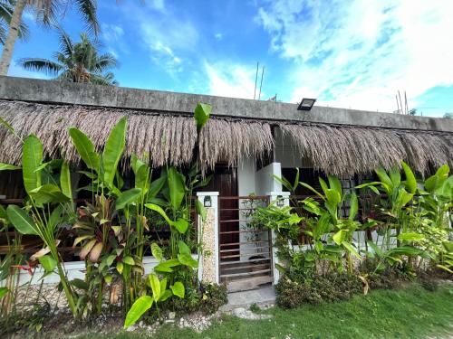 Zahrada ubytování Cozy Bungalow Dua with AC and Generator in General Luna