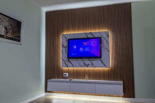 Spacious modern apartment close to city centre - Rruga At Zef Valentini, Block 20, 2nd Floor