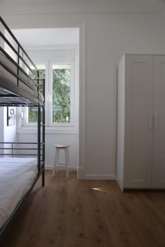 Near the River 3 Bedrooms Flat, with AC for 9