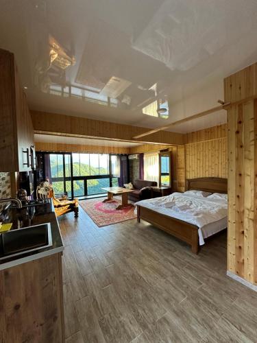 Una cama o camas en una habitación de Highland • Varjanisi