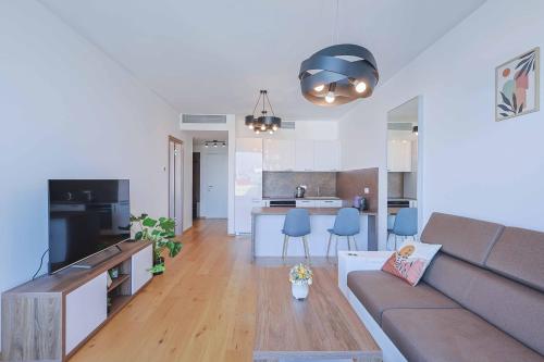 Sky Park Tower 1, luxury apartment with free parking