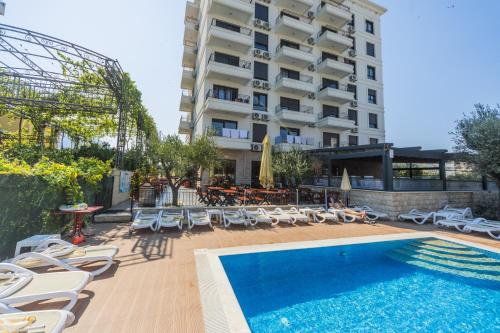 Bassein majutusasutuses Hotel Pharos või selle lähedal