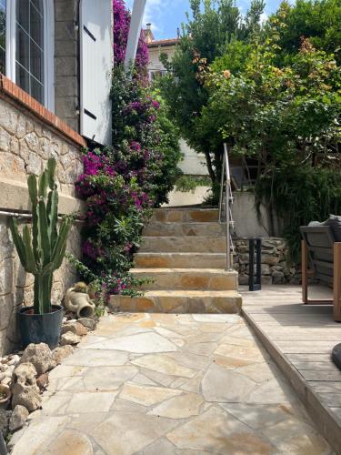 Villa 12MN Walk from le palais