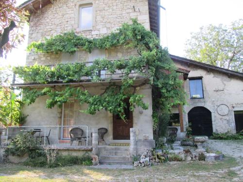 Το κτήριο όπου στεγάζεται  the country house