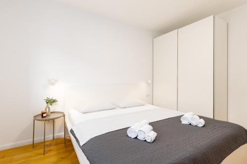 Seaview 3 Bed Apartment Sleeps 6 with Sea Views