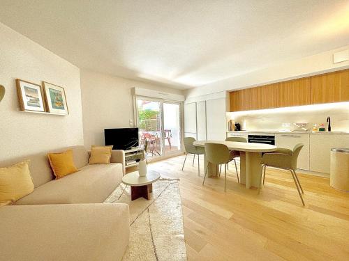 Splendide appartement de charme avec patio, parking et plage à 3 minutes