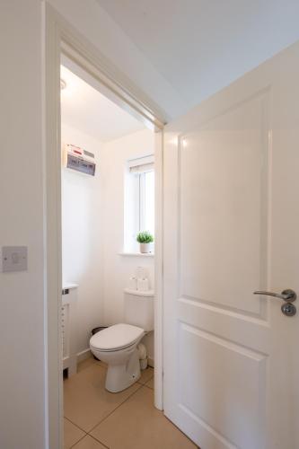 Cozy Glam Patchway Garden House Sleep 9 Mid-Long Term Welcome photo 9