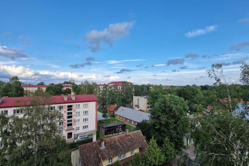 an overhead view of a city with buildings and trees at Apartment vanalinnas in Võru