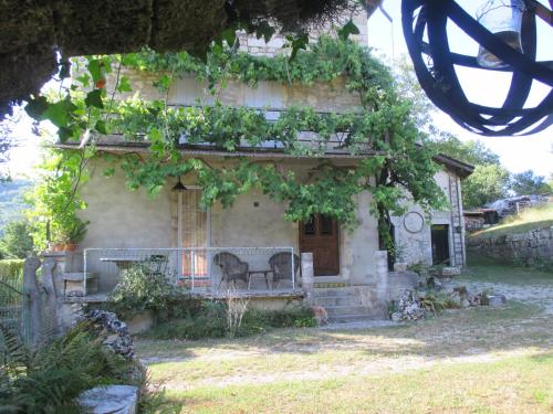 Κήπος έξω από το Gîte l'évidence