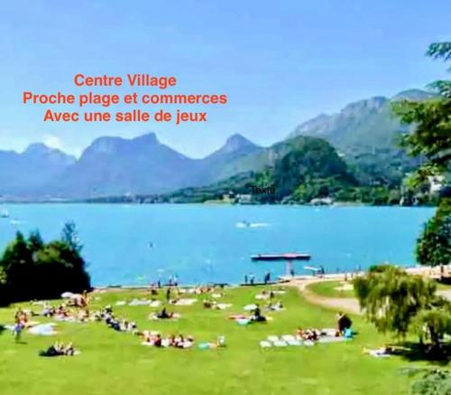 Appart Talloires proche plages et commerces avec salle de jeux