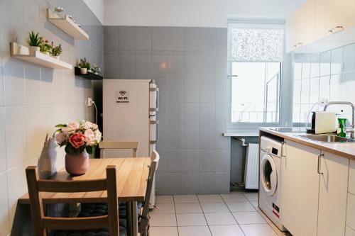 Η κουζίνα ή μικρή κουζίνα στο Hacienda Coltea - Cozy Old Town Apartaments