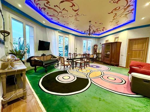 Afbeelding uit fotogalerij van 3 pièces 100m2 balcon centre juan 2 pas des plages in Antibes